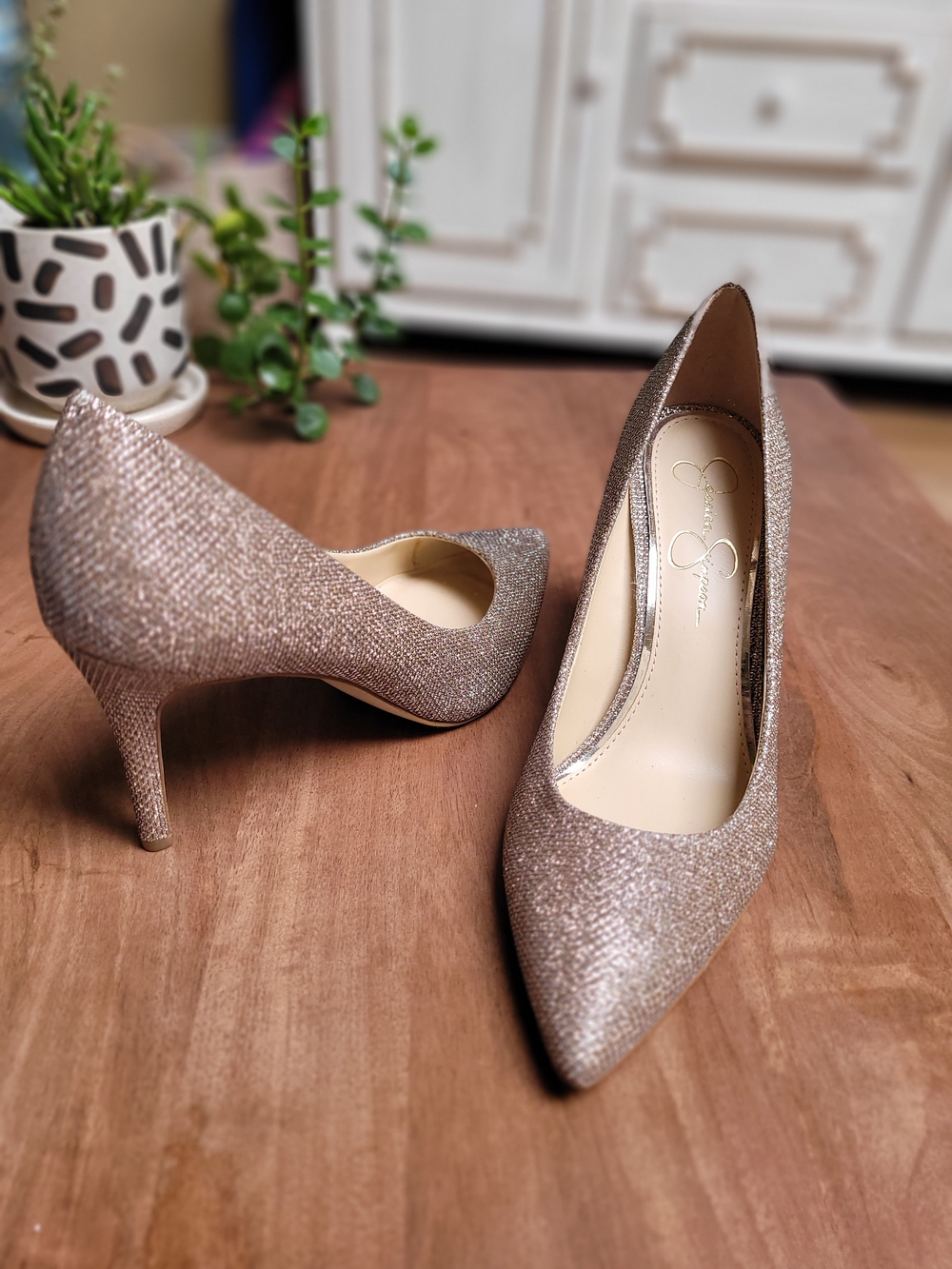 NWOT Jessica Simpson Champagne Glitter Pointed-Toe Pumps